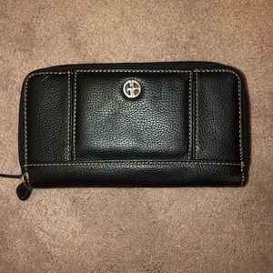 Giani Bernini wallet with tons of compartments